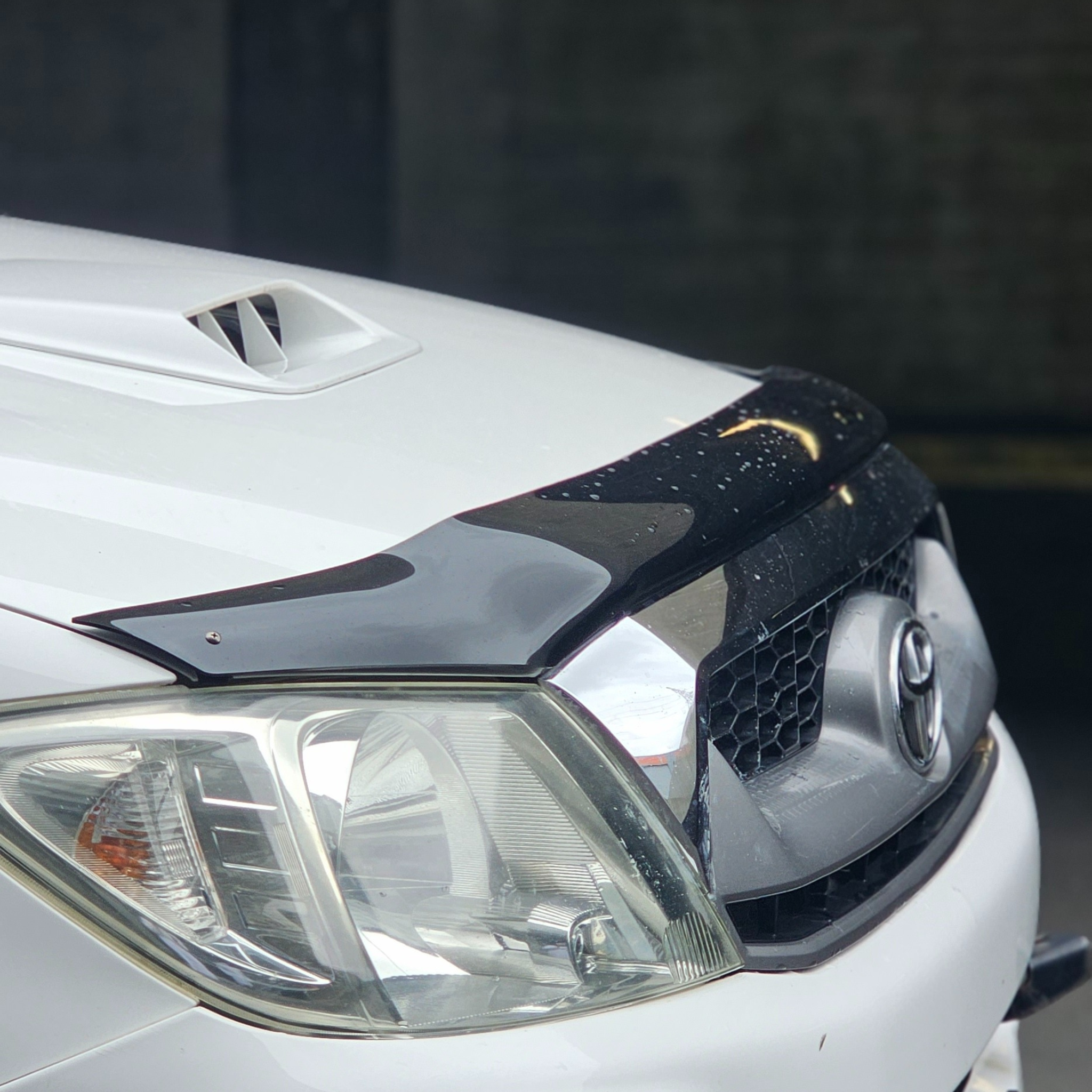 Toyota Hilux Bonnet Protector 2005-2010